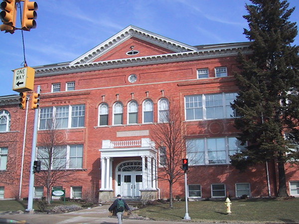 Photo of Welch Hall, Eastern Michigan University.