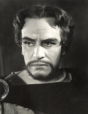 Photo of 
Laurence Olivier as Macbeth in 1955
